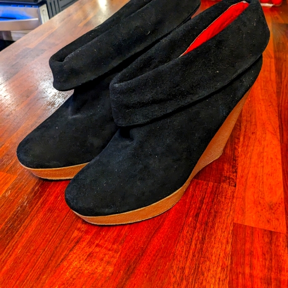 Suade Wedge Booties Brand New size 9.5 - Picture 3 of 10